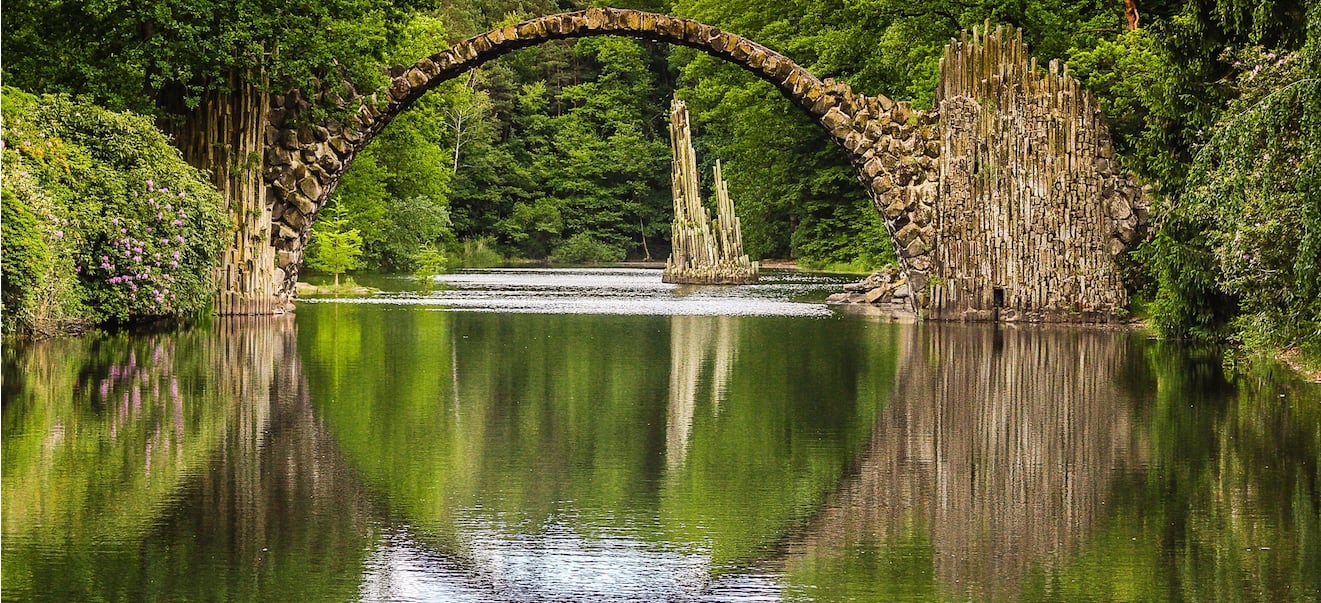 Stone-bridge-reflection